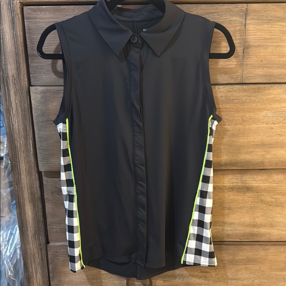 Kinona Black and White Sleeveless Button Down Shirt